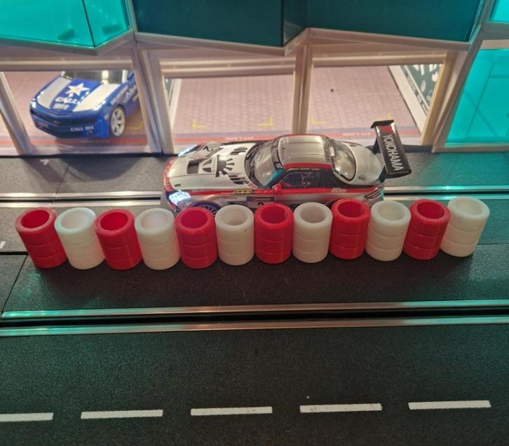 Bandenstapels rood/wit Carrera Digital 1:32 Scalextric Ninco, Kinderen en Baby's, Speelgoed | Racebanen, Nieuw, Racebaan, Handmatig