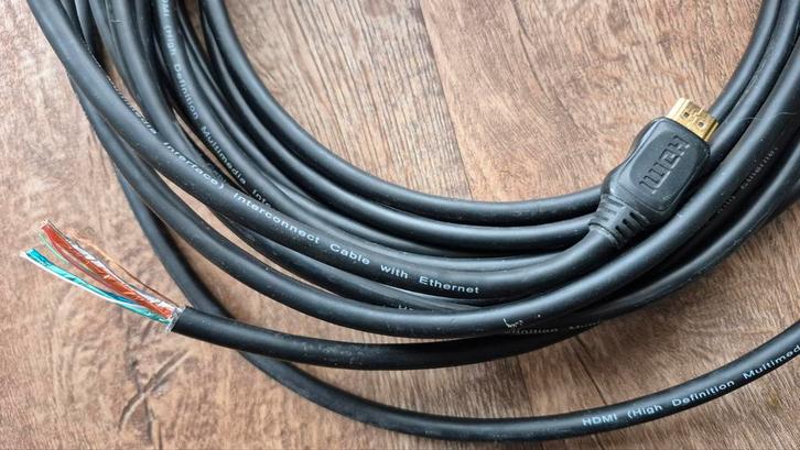 HDMI Kabel 10m - Connector Defect, Incl. Nieuwe Connector, Audio, Tv en Foto, Audiokabels en Televisiekabels, Gebruikt, HDMI-kabel