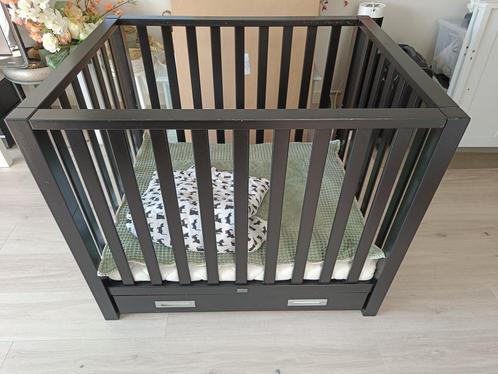 BOX lieke met lade, Zwart, Kinderen en Baby's, Boxen, Gebruikt, Vierkant, In hoogte verstelbaar, Boxkleed, Lade, Ophalen