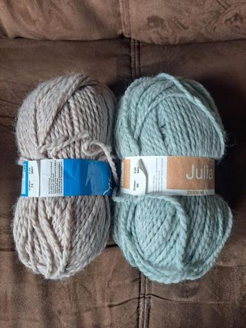 4 bollen wol: 2 beige / 2 groen - Julia zeeman beschikbaar voor biedingen