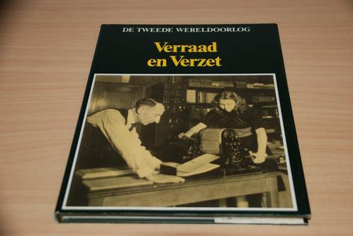 Verraad en verzet.                Groot lettertype., Boeken, Geschiedenis | Vaderland, Zo goed als nieuw, 20e eeuw of later, Ophalen of Verzenden