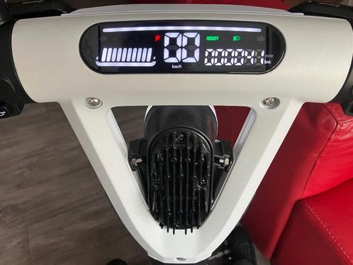 Doohan iLark wit juni 2024 e-step met kenteken 25 km max, Fietsen en Brommers, Steps, Zo goed als nieuw, Elektrische step (E-scooter)