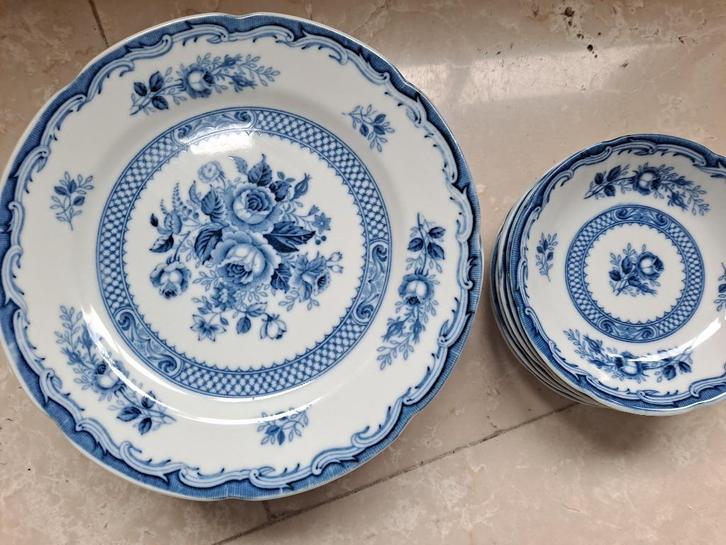 Blue Rose bordjes 17,5 cm en schaaltjes 11 cm.  8 om 6 stuks, Antiek en Kunst, Antiek | Servies los, Ophalen of Verzenden