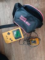 Game Boy Classic Geel + Tas, Spelcomputers en Games, Spelcomputers | Nintendo Game Boy, Ophalen, Gebruikt, Game Boy Classic, Met beschermhoes of tas