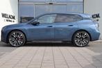 BMW iX xDrive60 M Sport / Panoramadak Sky Lounge / Trekhaak, Auto's, BMW, Automaat, Stoelverwarming, Bruin, IX