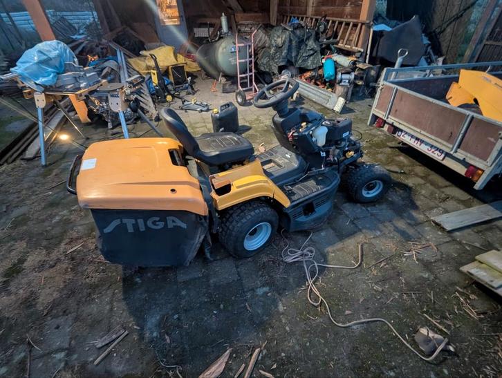 Stiga Zitmaaier estate 3084H voor onderdelen ( motor ok), Tuin en Terras, Zitmaaiers, Gebruikt, Minder dan 90 cm, Elektrische starter