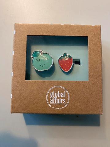 Kinder sieraden beschikbaar voor biedingen