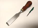Mooie zware steekbeitel, beitel van Peugeot Freres 29mm, Antiek en Kunst, Antiek | Gereedschap en Instrumenten, Ophalen of Verzenden