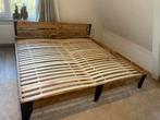 Bedframe met lattenbodems 200x200, Bruin, Tweepersoons, Ophalen of Verzenden, Zo goed als nieuw
