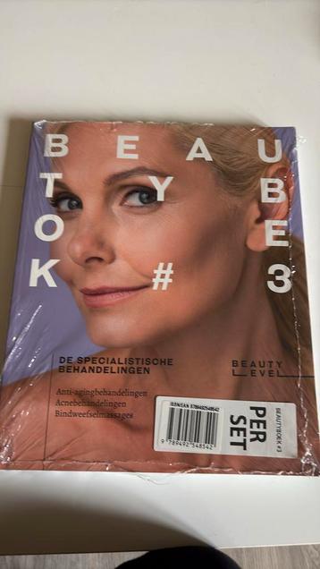Schoonheidsspecialiste boek beschikbaar voor biedingen