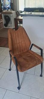 4 Stoelen op wieltjes - Gratis ophalen Nijmegen, Huis en Inrichting, Stoelen, Gebruikt, Bruin, Ophalen of Verzenden, Metaal