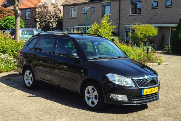 Skoda Fabia Combi - 1.2 TSI Style 2012 Zwart (106.000 km), Auto's, Skoda, Particulier, Fabia, ABS, Airbags, Airconditioning, Centrale vergrendeling