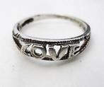 LOVE, leuke opengewerkte zilveren ring. (7810-44), Ophalen, 18 tot 19, Zo goed als nieuw, Dame