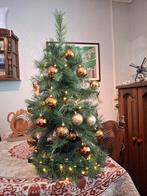 Prachtige kerstboom met lichtjes en ballen, Ophalen of Verzenden