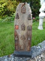 Houten paneel met boeddhistische amuletten, Antiek en Kunst, Ophalen of Verzenden