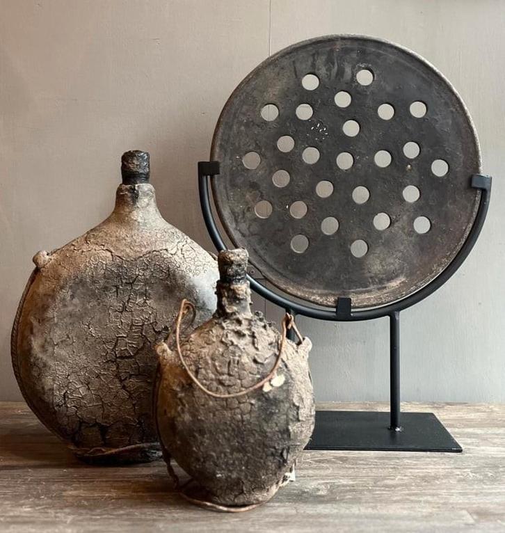 Oude stenen zandsteen op standaard, Huis en Inrichting, Woonaccessoires | Overige, Zo goed als nieuw, Ophalen of Verzenden