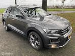 Volkswagen T-Roc 1.5 TSI I R Line velgen I Sport I LED INavi, Stof, Zwart, 4 cilinders, 150 pk