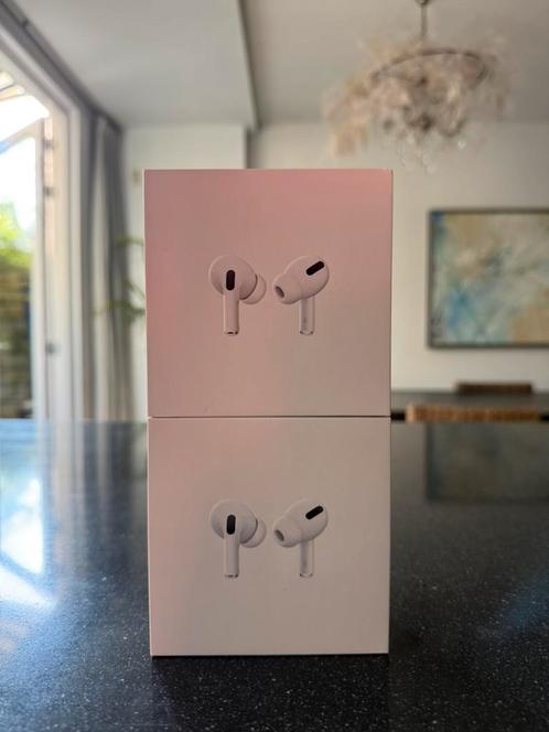 Origineel Apple AirPods Pro doosje (1e gen) netjes, compleet, Telecommunicatie, Mobiele telefoons | Oordopjes, Zo goed als nieuw