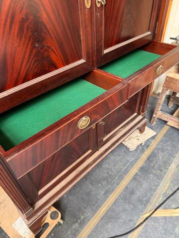 Antieke Kast met Groen Vilt - Voor de Liefhebber! beschikbaar voor biedingen