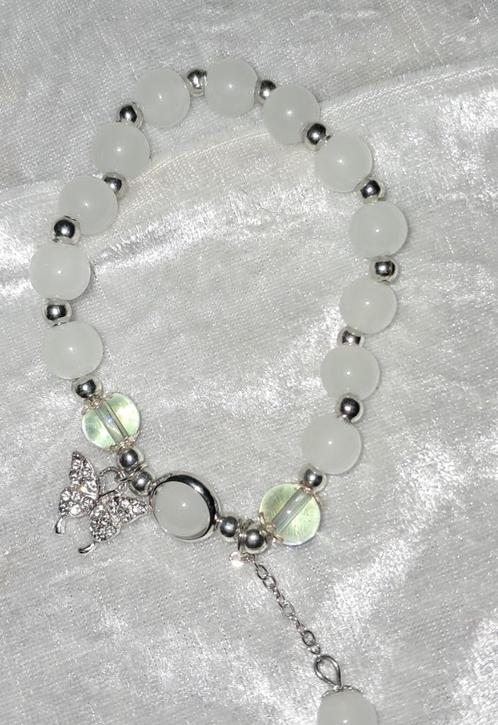 Mooie nieuwe dames armband met vlinder, Sieraden, Tassen en Uiterlijk, Armbanden, Nieuw, Overige materialen, Zilver, Ophalen of Verzenden