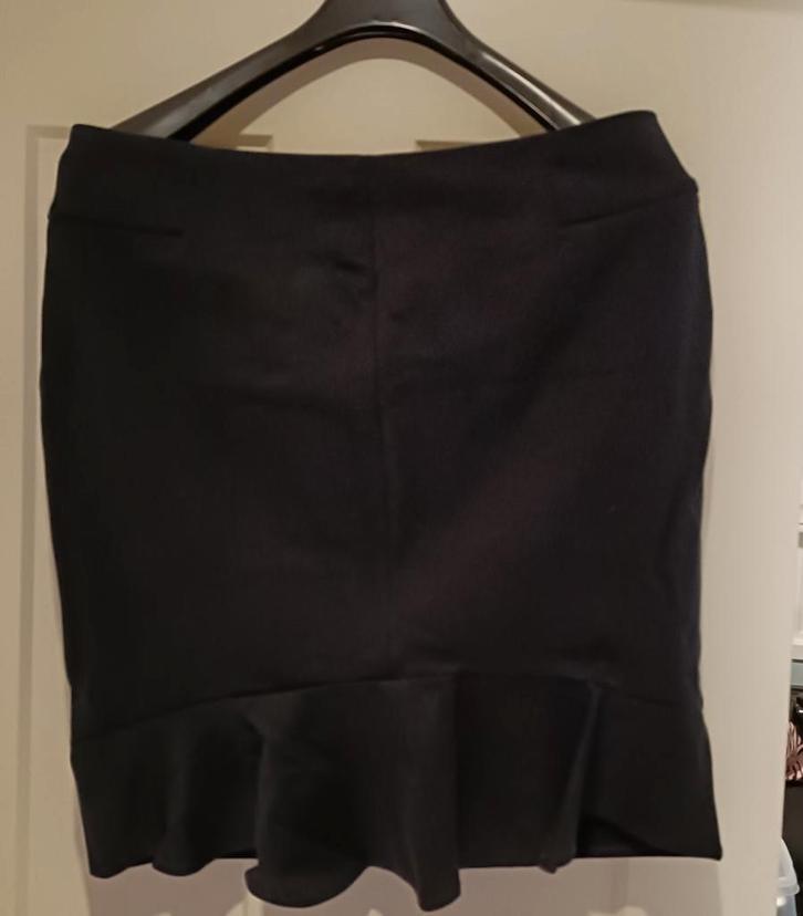 Stijlvolle kokerrok met een volant maat 46, Kleding | Dames, Rokken, Gedragen, Maat 46/48 (XL) of groter, Blauw, Knielengte, Ophalen of Verzenden