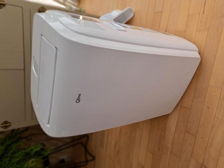 Te koop: 1 mobiele Airco, wit, merk Qlima, Witgoed en Apparatuur, Airco's, Nieuw, Mobiele airco, 100 m³ of groter, 3 snelheden of meer