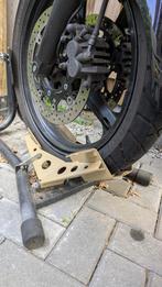 Inrijklem motor : Rij erin en je motor staat!, Ophalen