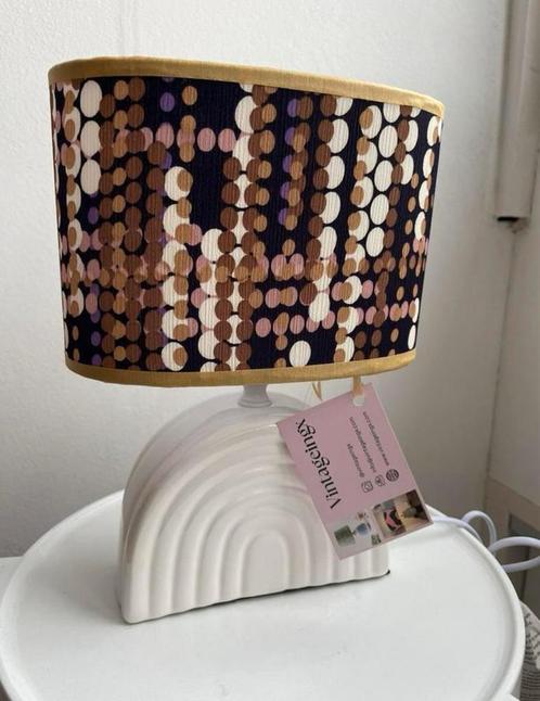 Karakteriatieke lamp! Taffellamp/ lampenvoet/ lanpenkap, Huis en Inrichting, Lampen | Tafellampen, Zo goed als nieuw, Minder dan 50 cm