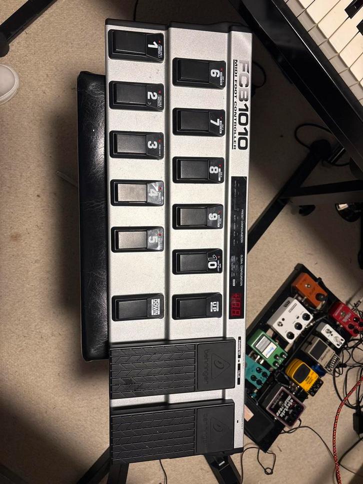 Behringer FCB1010 MIDI Voetschakelaar footcontroller, Muziek en Instrumenten, Effecten, Gebruikt, Overige typen, Ophalen