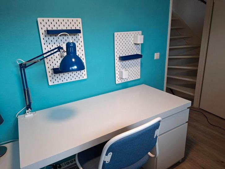 Ikea Malm Bureau 140x65 + bureaustoel, Huis en Inrichting, Bureaus, Zo goed als nieuw, Bureau, Ophalen