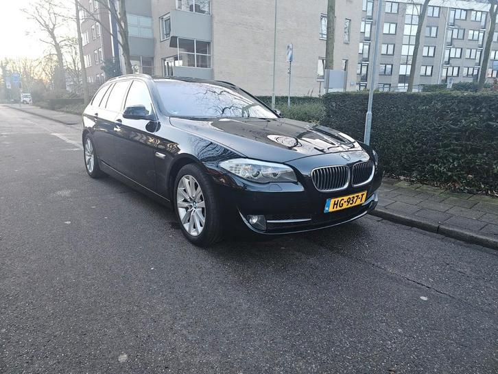 BMW 5-Serie 2.0 528I Touring AUT 2011 Zwart, Auto's, BMW, Particulier, 5-Serie, Benzine, B, Stationwagon, Automaat, Geïmporteerd