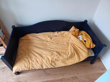 peuter bed + matras 150 x 70 cm + dekbed beschikbaar voor biedingen