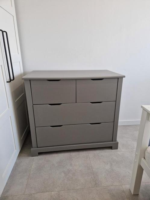 Petit amelie commode grijs, Kinderen en Baby's, Kinderkamer | Commodes en Kasten, Zo goed als nieuw, Commode, Minder dan 90 cm