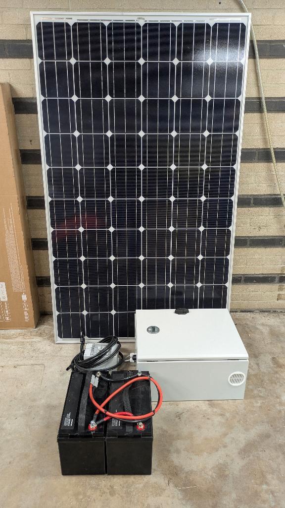 Zonnepanelen zet met omvormer off/on-grid incl. 3.2Kw accu's, Huis en Inrichting, Overige Huis en Inrichting, Gebruikt, Ophalen