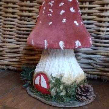 Grote oude vintage paddenstoel, papier-mâche, fluweel  beschikbaar voor biedingen