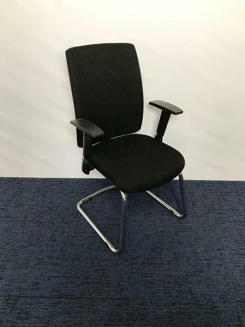 Vergaderstoel CS Go zwarte stof met chrome slede, Huis en Inrichting, Stoelen, Gebruikt, Eén, Stof, Zwart, Ophalen