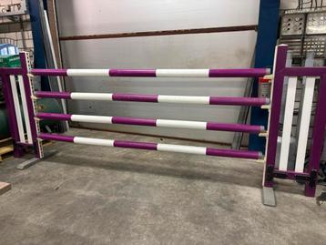 Paarden hindernis beschikbaar voor biedingen