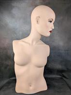 Dames etalagepop torso met hoofd, oorbelgaatjes, 70 cm, Ophalen of Verzenden, Gebruikt, Paspop