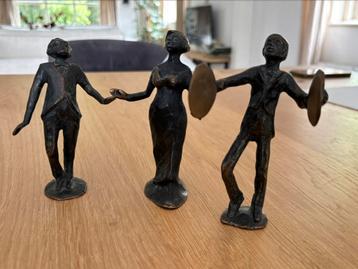 Bronzen beeldjes muzikaal trio beschikbaar voor biedingen