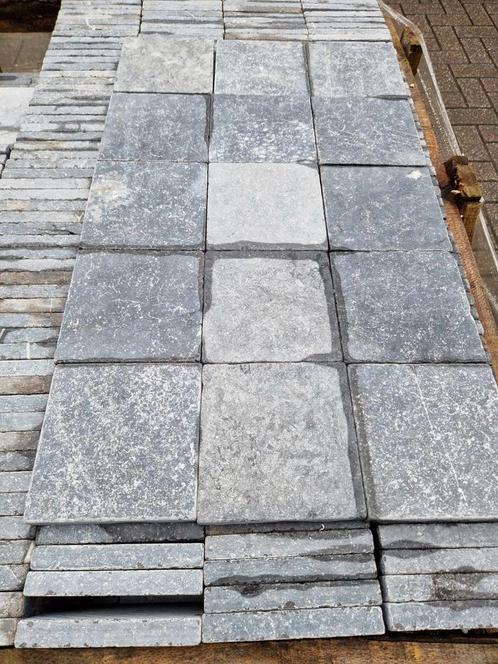 Belgisch hardsteen 15x15cm verouderd vloeren getrommeld, Tuin en Terras, Tegels en Klinkers, Nieuw, Natuursteen, 10 m² of meer