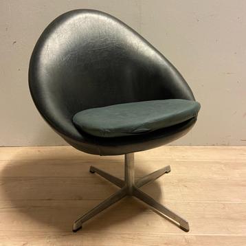 OPRUIMING Jaren 50 60 fauteuiltje little egg door Pastoe  beschikbaar voor biedingen