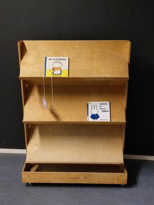 vintage boekenrek school boekenrekje leeskast schoolkast, Kinderen en Baby's, Kinderkamer | Overige Meubels, Gebruikt, Ophalen