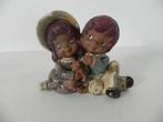terracotta beeldje jongen meisje en kat vintage, Ophalen, Zo goed als nieuw, Mens