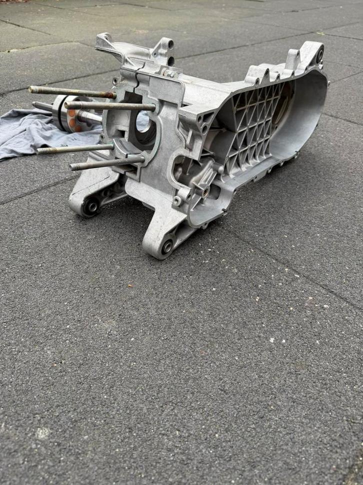 Piaggio Hexagon 150 cc lc met papieren jasil 52 slag krukas, Fietsen en Brommers, Brommeronderdelen | Scooters, Zo goed als nieuw