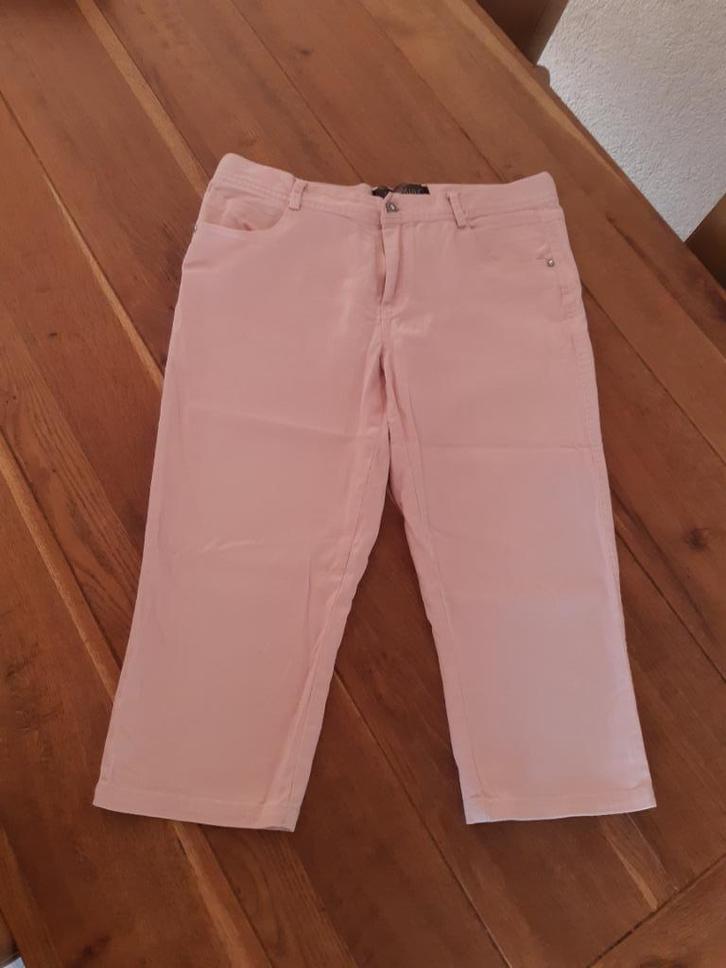 Mooie Sao Paulo bermuda/capri, roze, maat 40, Kleding | Dames, Broeken en Pantalons, Zo goed als nieuw, Maat 38/40 (M), Roze, Driekwart