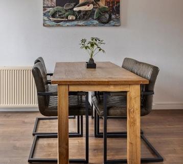 Teak houten eettafel  beschikbaar voor biedingen