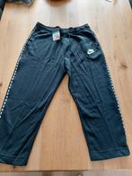 2x nieuwe NIKE Sportbroek. Zwart. M en L. Lengte 3/4., Kleding | Dames, Ophalen of Verzenden, Nieuw, Zwart