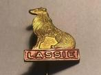 Metalen LASSIE TV-Serie Held Speld (Rood/Messingkleur)., Figuurtje, Speldje of Pin, Zo goed als nieuw, Verzenden