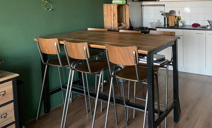 Houten bartafel + 6 hoge krukken, Huis en Inrichting, Keuken | Complete keukens, Zo goed als nieuw, Overige typen, Ophalen