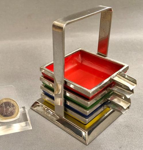 4 Mid-Century ge-emailleerd metalen asbakjes in Standaard, Verzamelen, Rookartikelen, Aanstekers en Luciferdoosjes, Gebruikt, Asbak